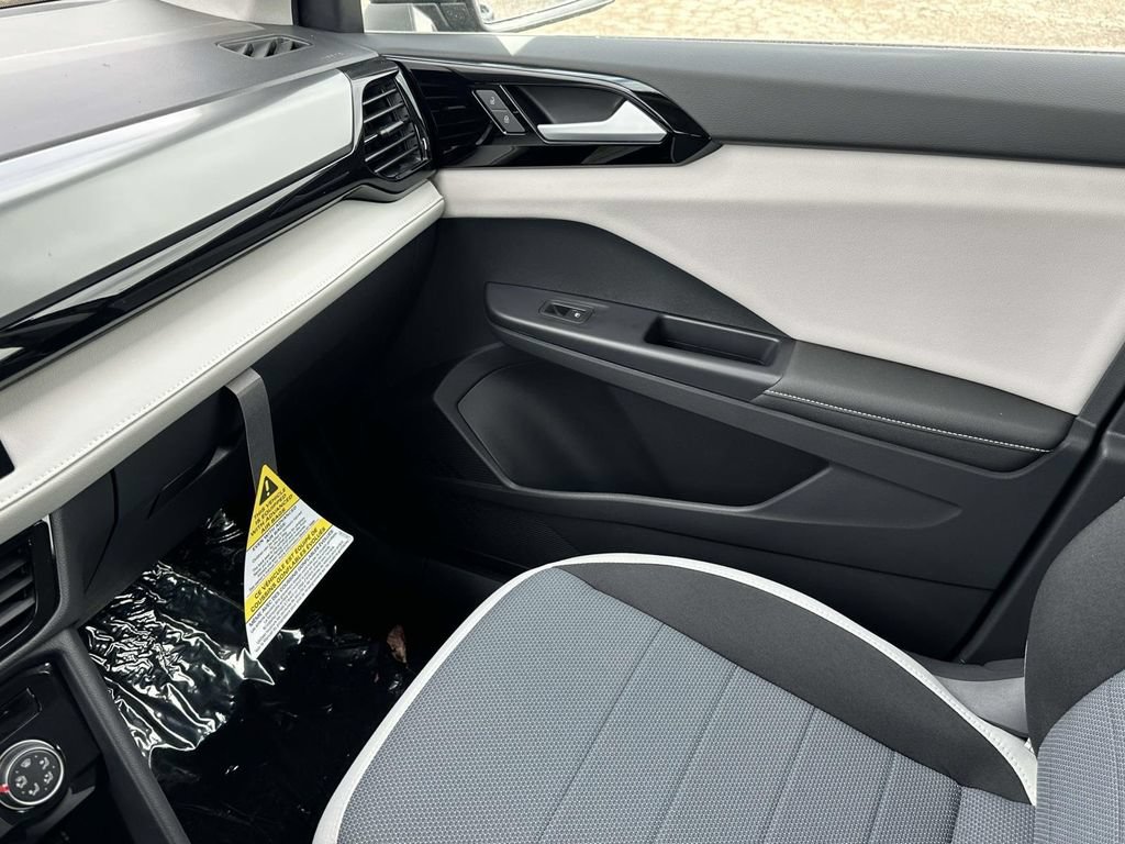 New 2025 Volkswagen Taos S FWD image 25