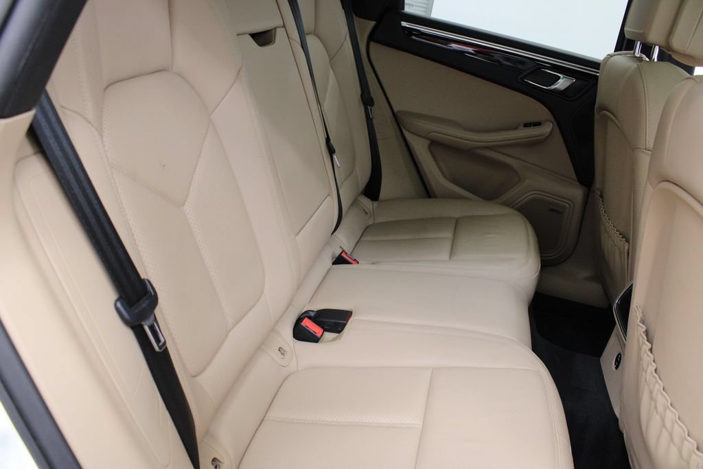 Used 2021 Porsche Macan S AWD/4WD image 40