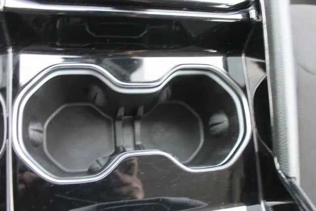 Used 2023 Jeep Grand Cherokee Laredo image 20