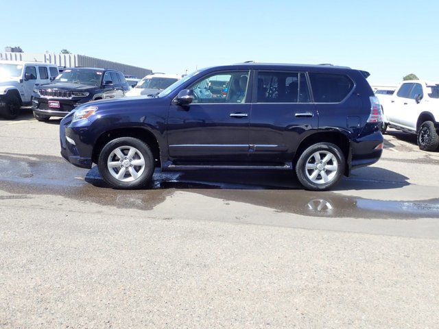 Used 2017 Lexus GX 460 w/ Navigation Package image 2