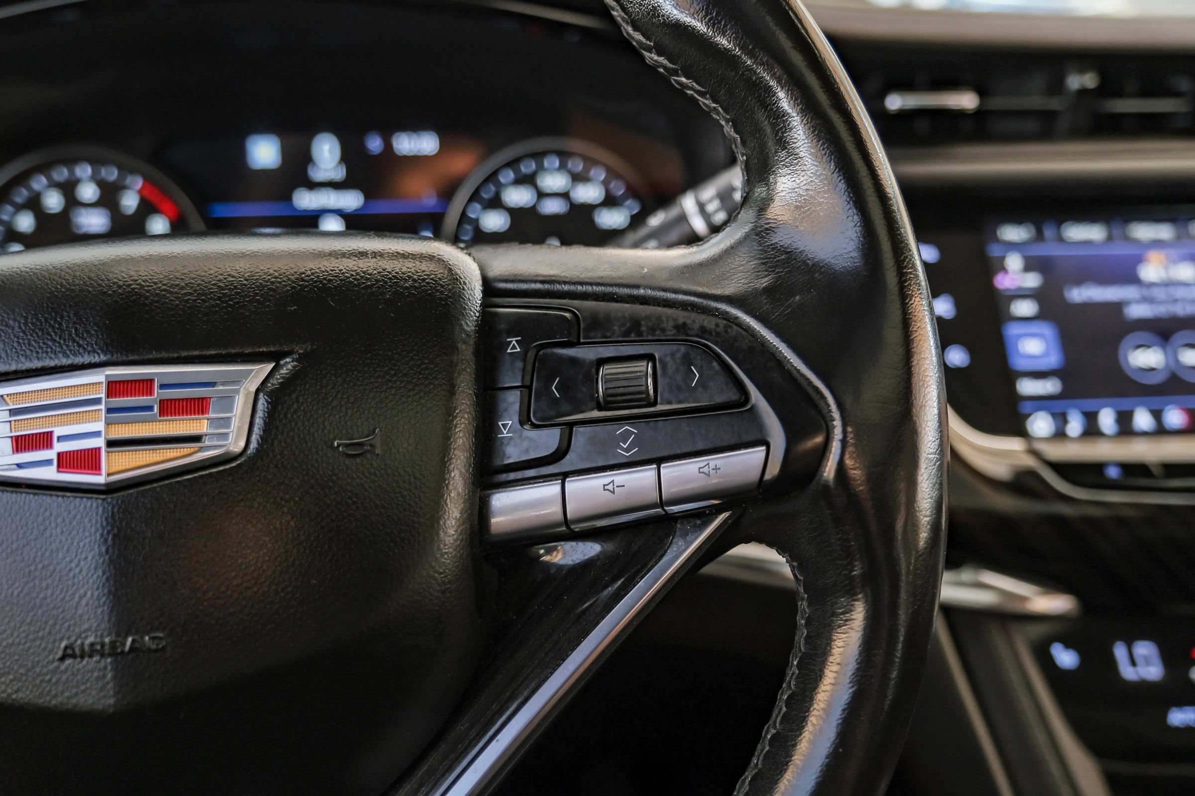 Used 2020 Cadillac XT6 Premium Luxury FWD image 16
