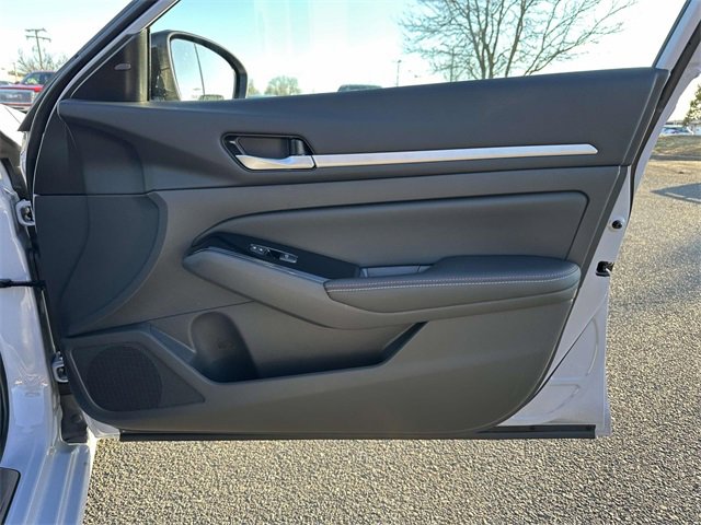 New 2025 Nissan Altima 2.5 SR w/ SR Premium Package image 8