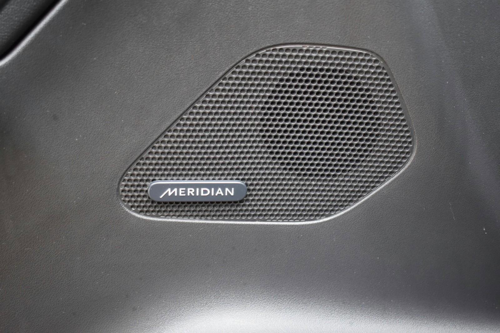 Used 2019 Jaguar F-PACE Prestige image 30