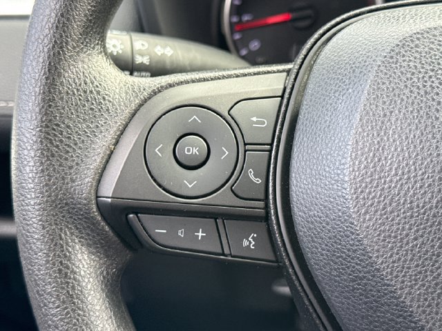 Used 2022 Toyota RAV4 XLE AWD/4WD image 30