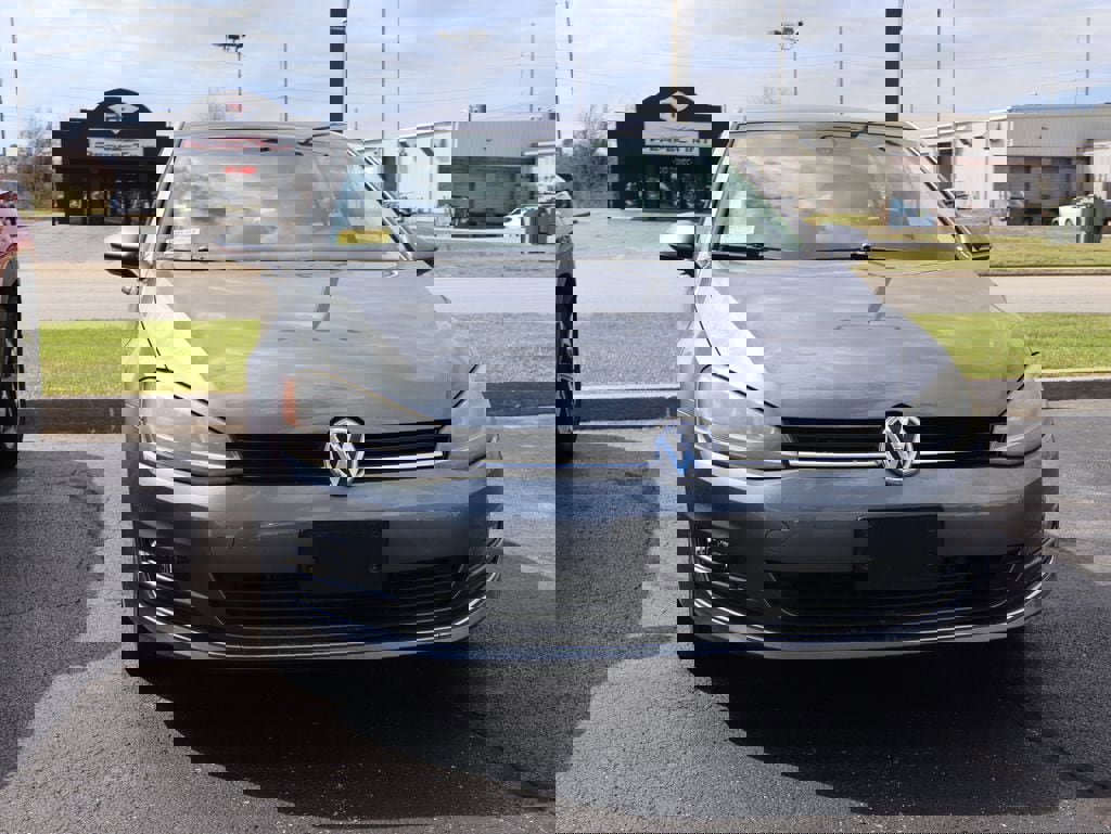 Used 2015 Volkswagen Golf SEL image 4