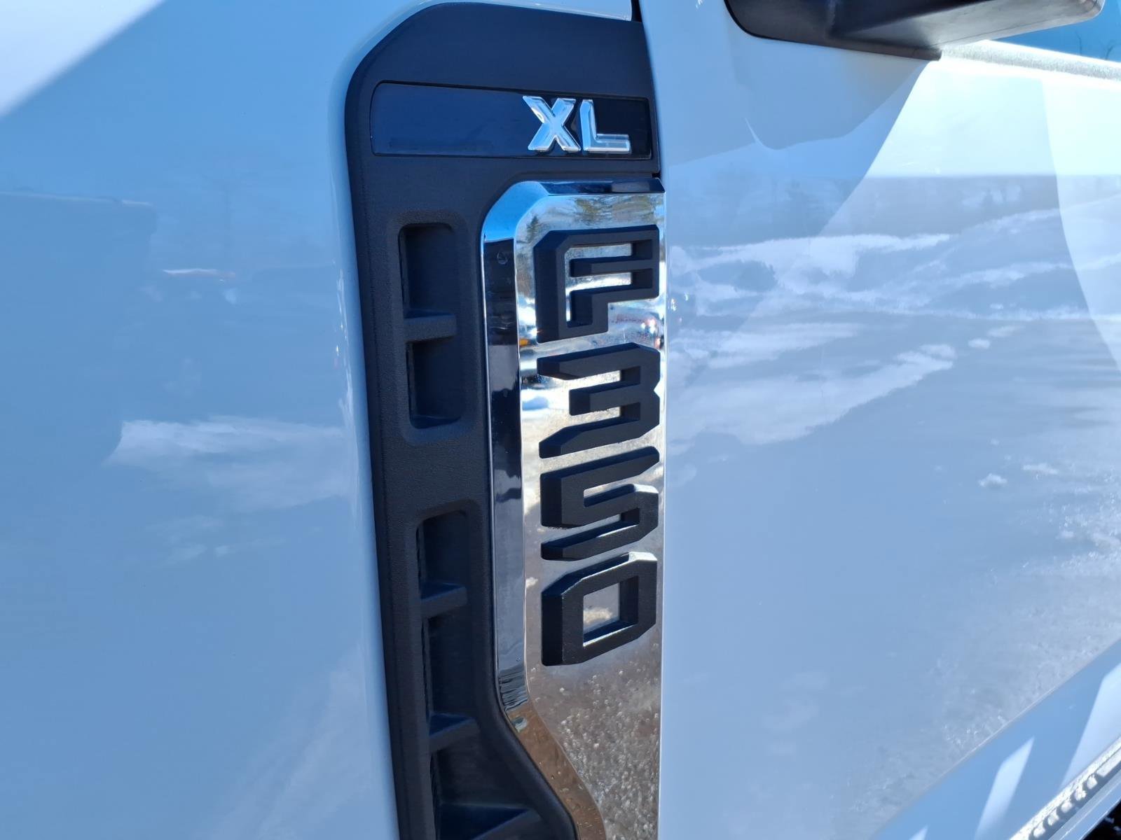 Used 2024 Ford F350 XL w/ XL Chrome Package AWD/4WD image 2