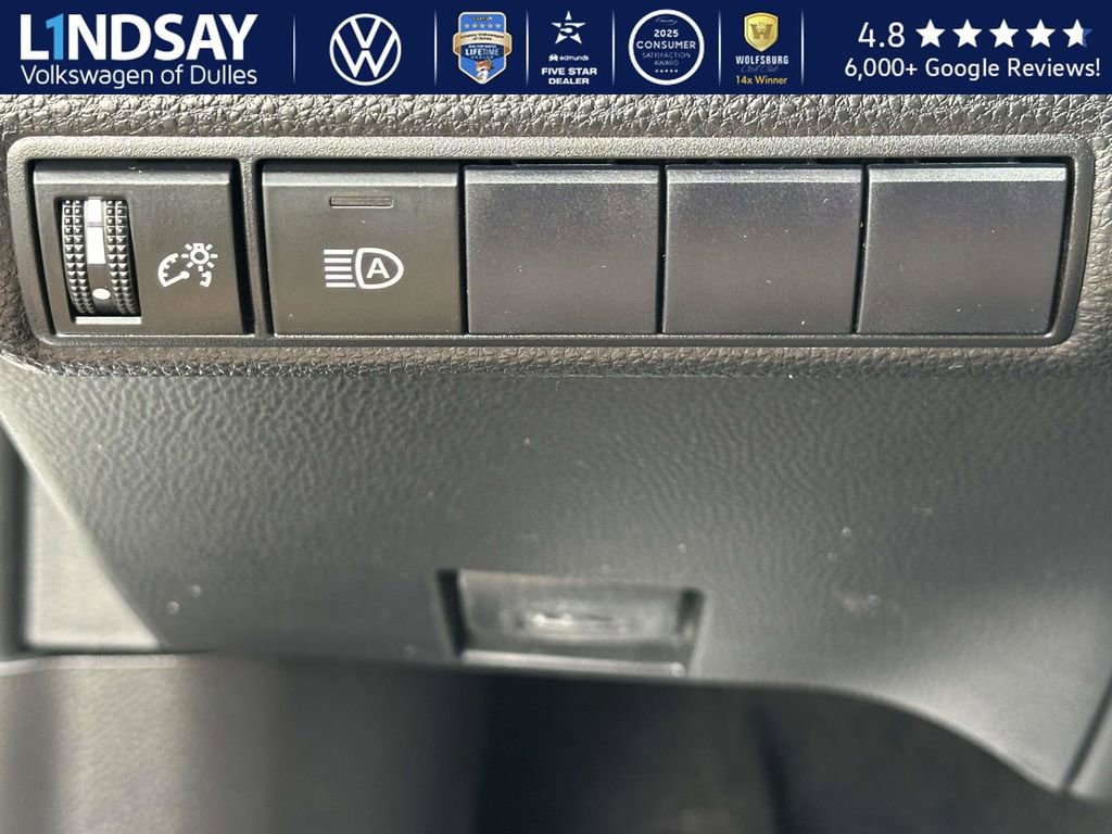 Used 2021 Toyota Corolla LE w/ Carpet Mat Package (TMS) image 23