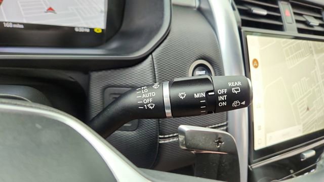 Used 2024 Land Rover Discovery Dynamic SE AWD/4WD image 44