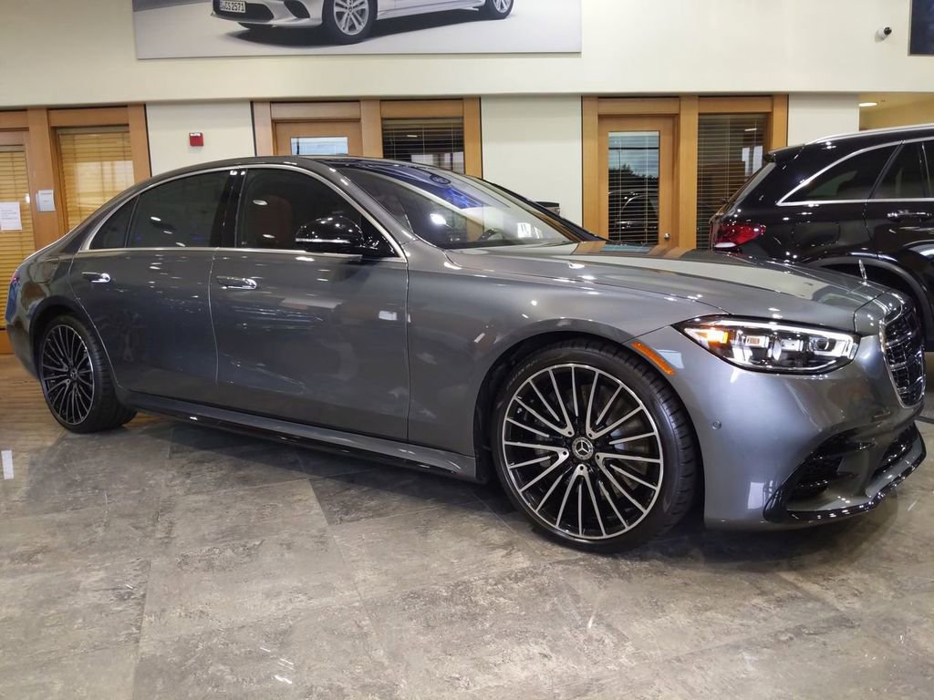 Used 2022 Mercedes-Benz S 580 4MATIC Sedan image 1