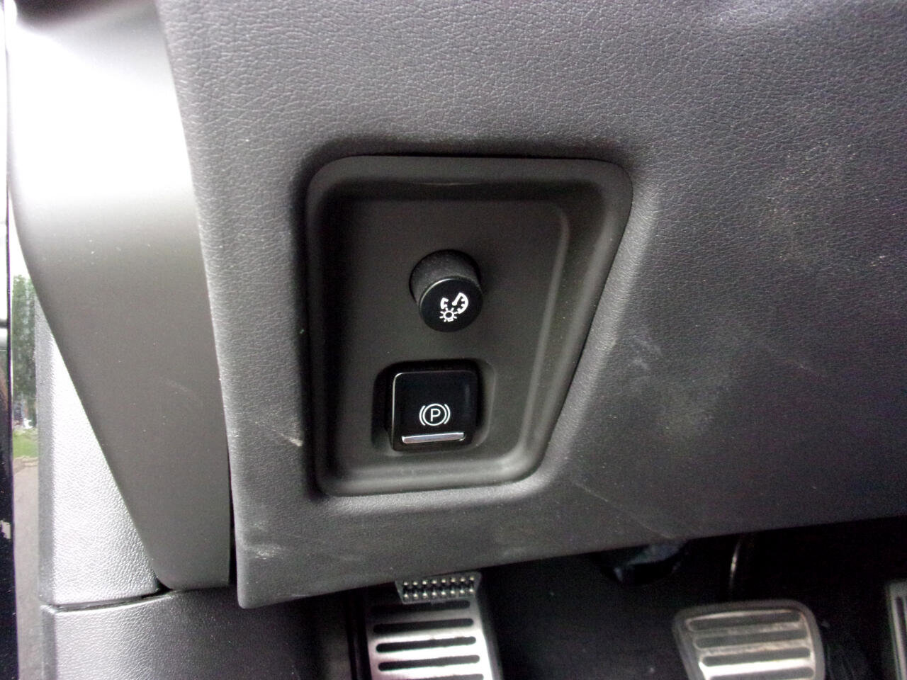 Used 2020 Chevrolet Corvette Stingray Preferred Cpe w/ 2LT Preferred Equipment Group image 16