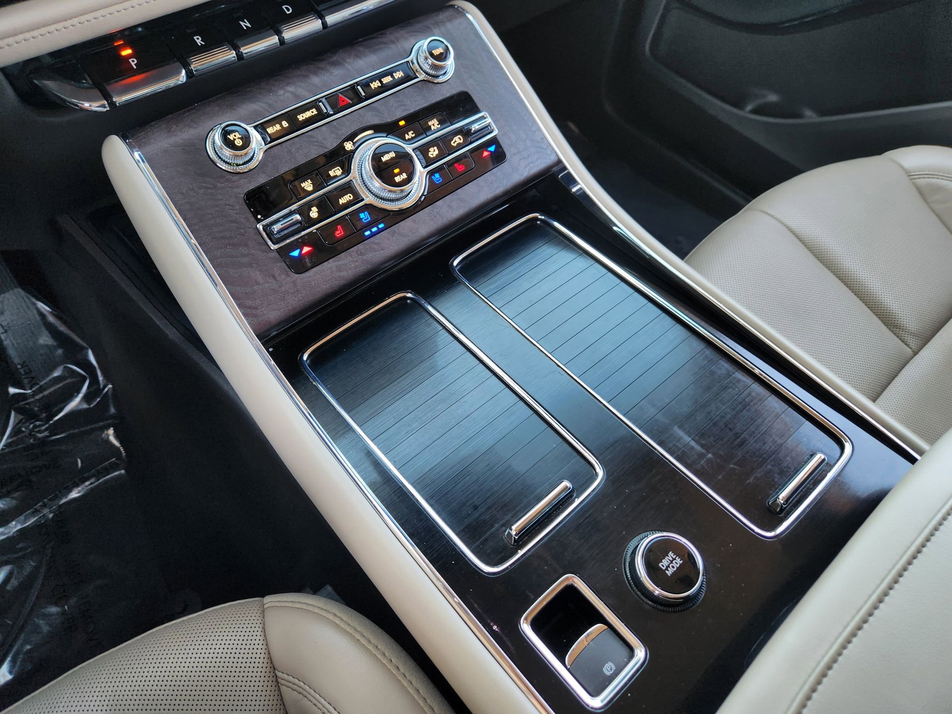 Used 2021 Lincoln Aviator Reserve w/ Equipment Group 201A image 20