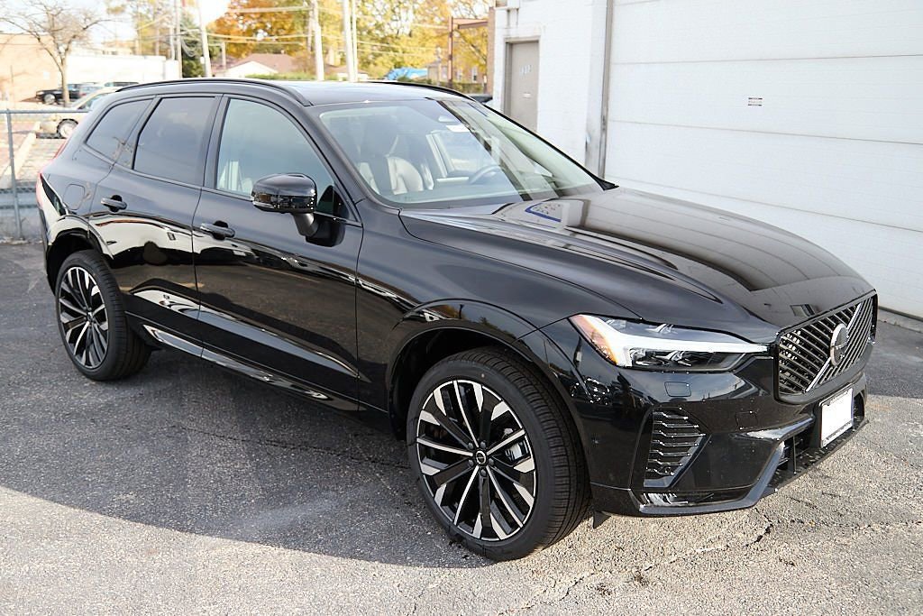 New 2026 Volvo XC60 B5 Ultra w/ Protection Package Premier image 4