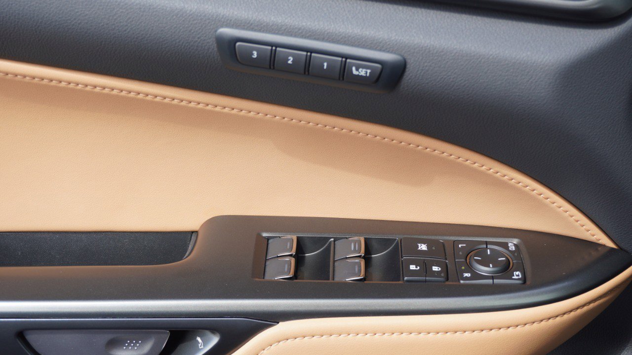 Used 2025 Lexus NX 250 FWD w/ Towing Package (2000 Lbs) image 22