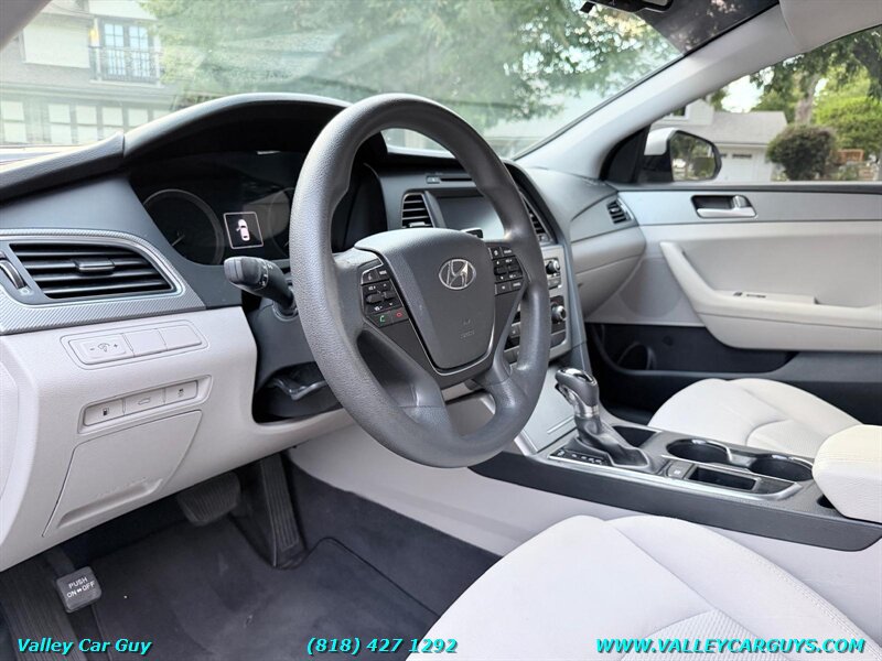 Used 2016 Hyundai Sonata SE FWD image 11