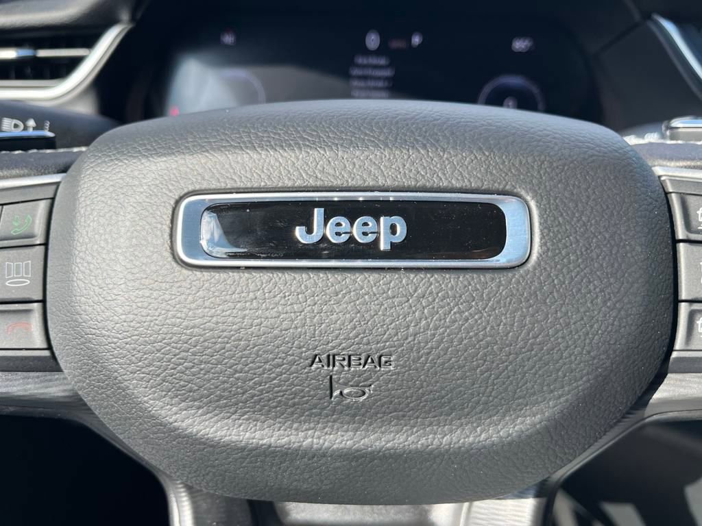 New 2025 Jeep Grand Cherokee L Laredo w/ Luxury Tech Group I image 32