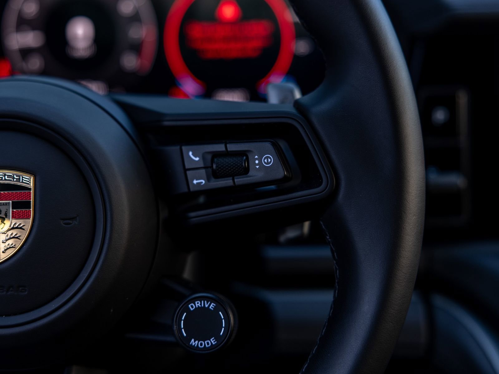 Certified 2025 Porsche Panamera RWD image 47