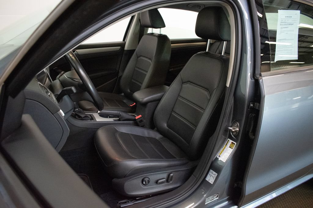 Used 2019 Volkswagen Passat 2.0T Wolfsburg FWD image 19
