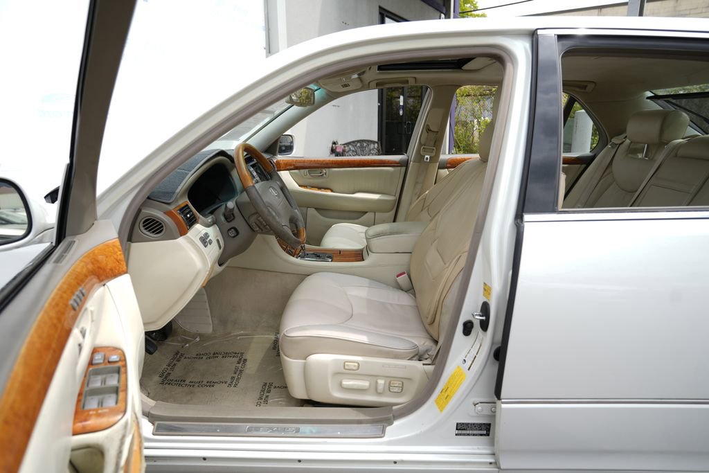 Used 2005 Lexus LS 430 RWD image 18