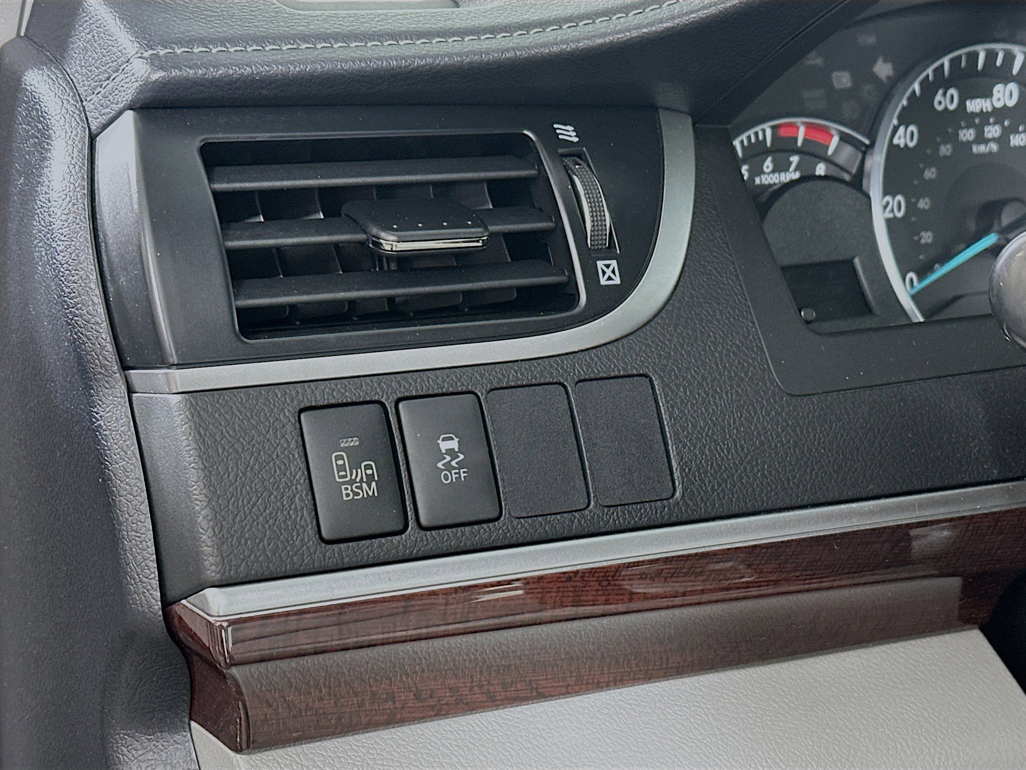 Used 2013 Toyota Camry XLE image 10