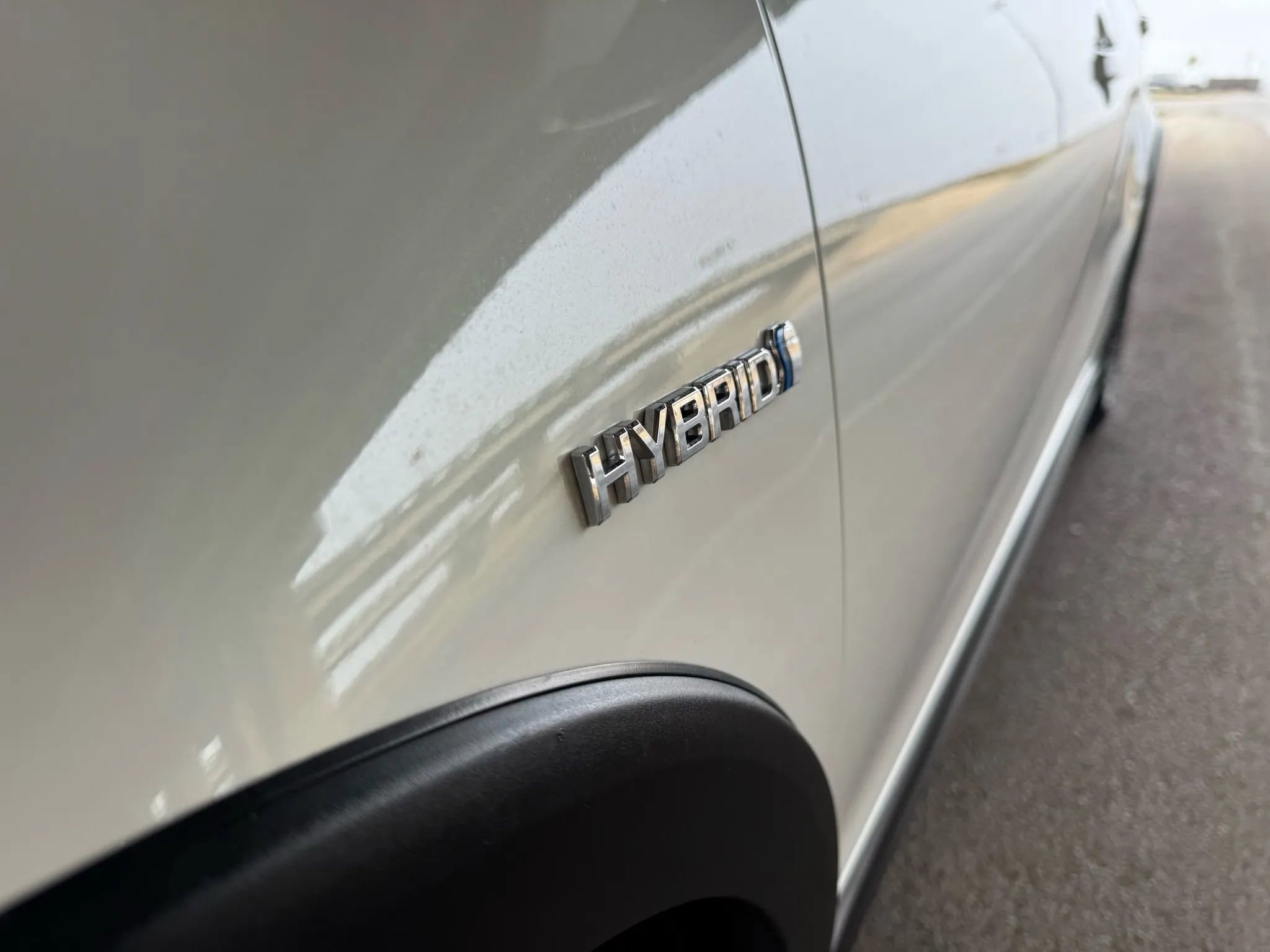 Used 2018 Toyota Prius C Four w/ Carpet Mat Package FWD image 9