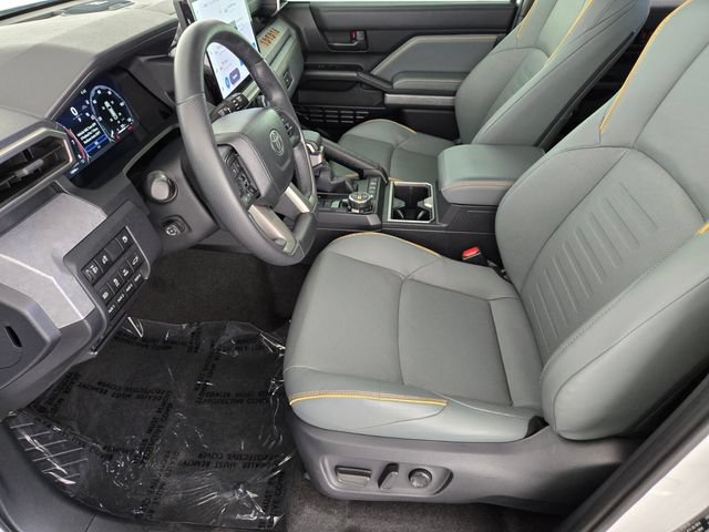 Used 2025 Toyota 4Runner Trailhunter AWD/4WD image 10