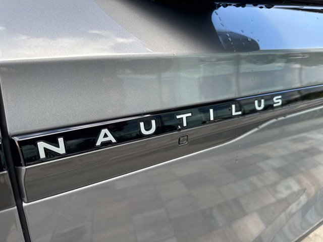 New 2025 Lincoln Nautilus Premier w/ Jet Appearance Package image 8
