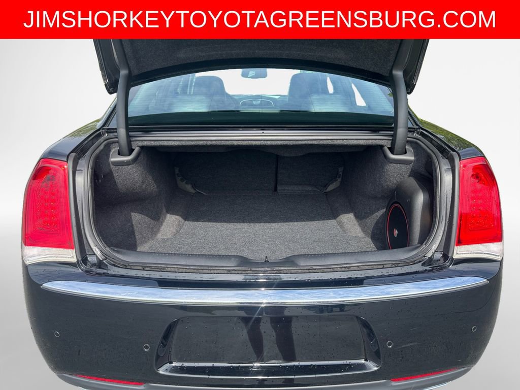 Used 2015 Chrysler 300 Limited w/ Driver Convenience Group AWD/4WD image 25