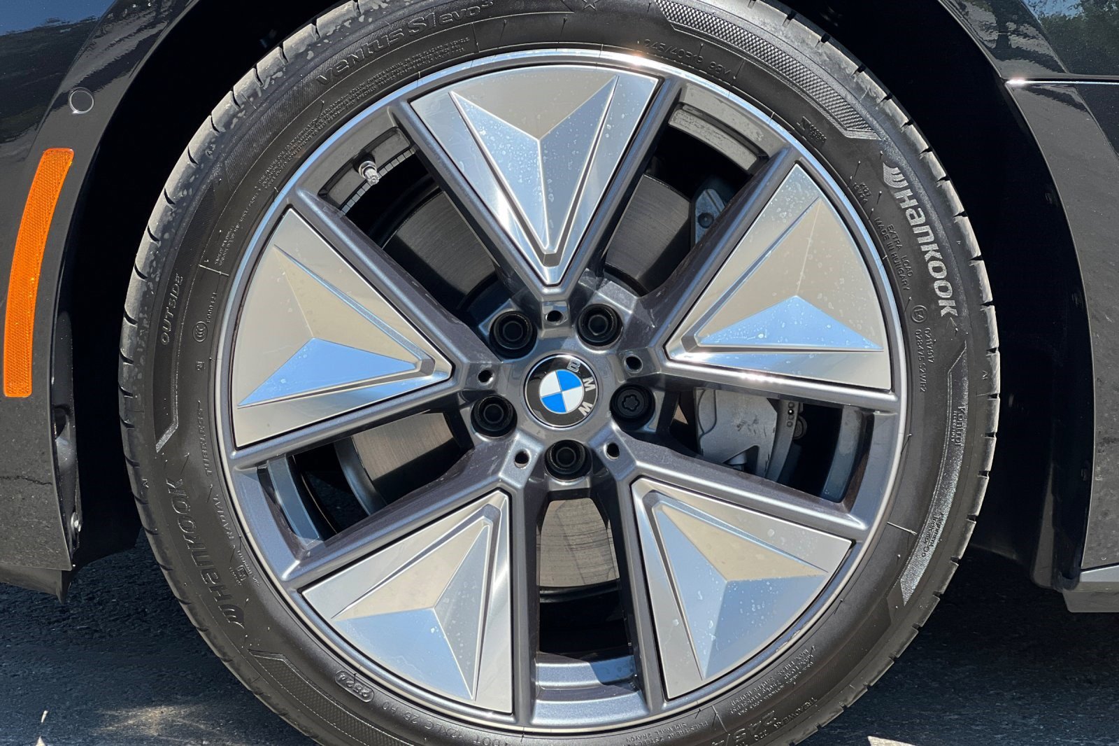 Used 2025 BMW i4 eDrive40 w/ Dynamic Handling Package image 37