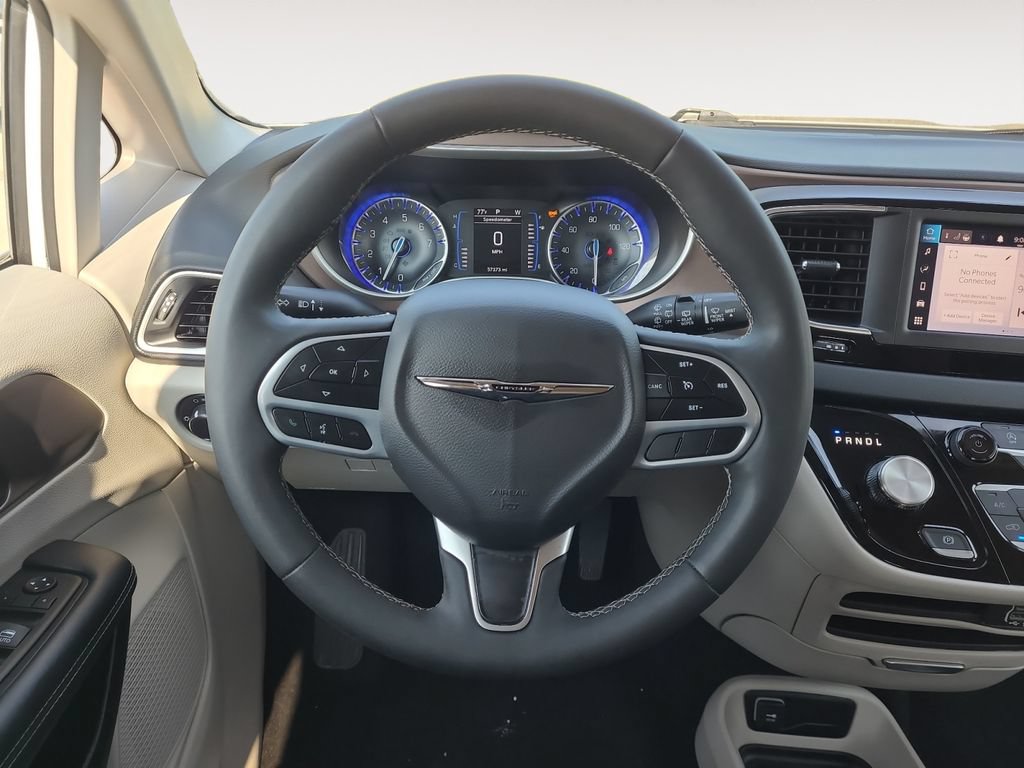 Used 2023 Chrysler Voyager LX FWD image 12