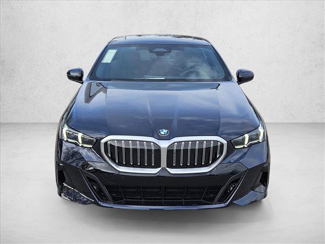 Used 2026 BMW 530i xDrive w/ M Sport Package AWD/4WD image 2