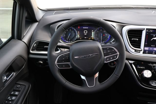 New 2026 Chrysler Voyager LX FWD image 11