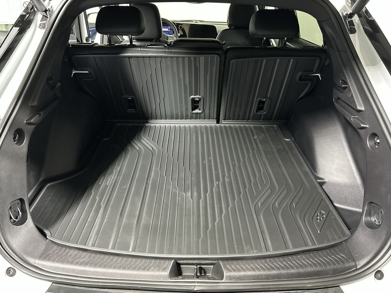 New 2026 Chevrolet Equinox EV LT AWD/4WD image 85