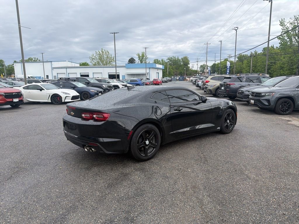 Used 2023 Chevrolet Camaro LT RWD image 4