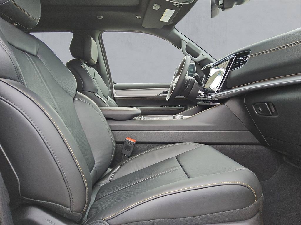 New 2026 Jeep Grand Wagoneer L 4WD image 15