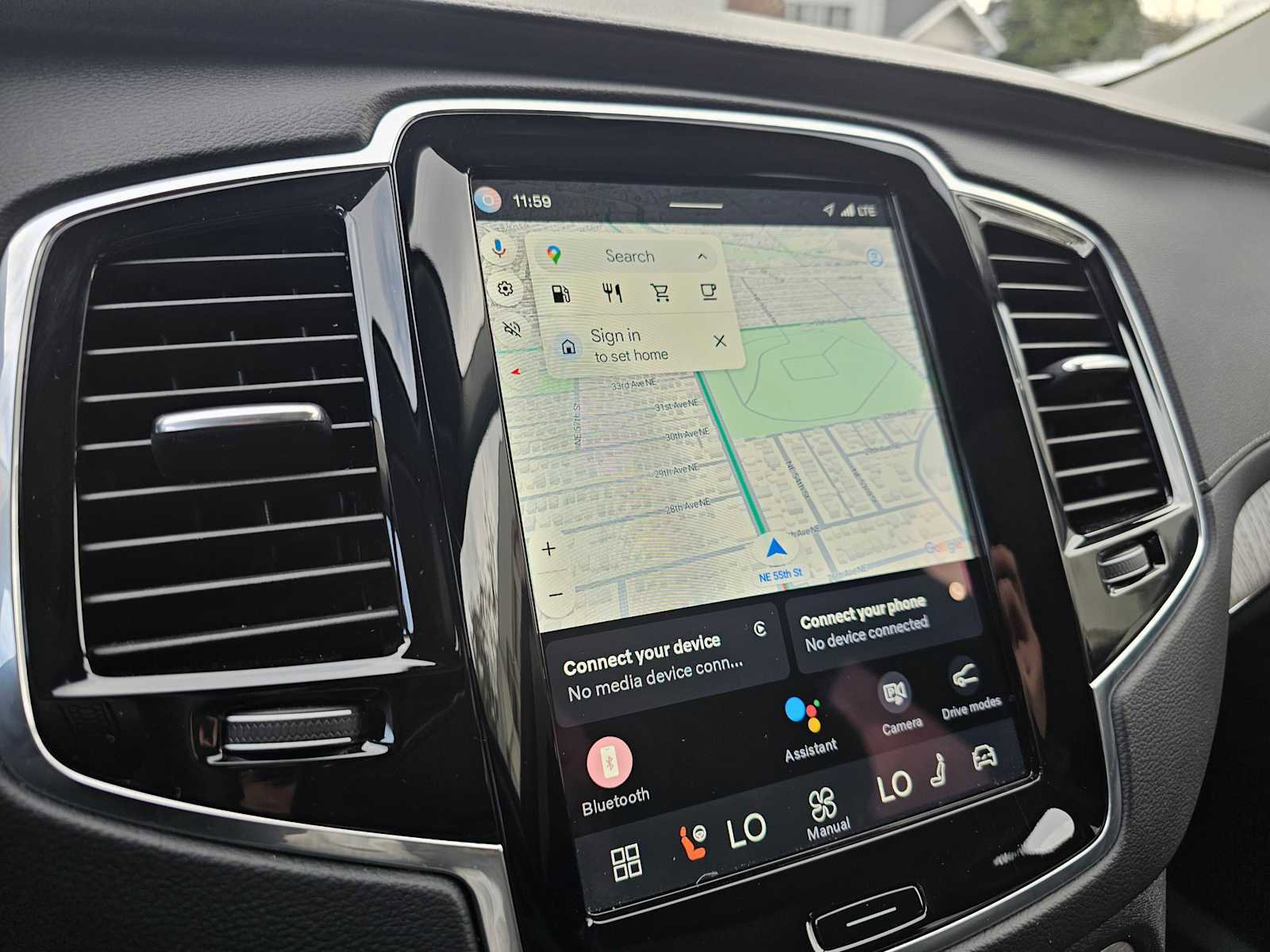 Certified 2024 Volvo XC90 B6 Ultimate w/ Protection Package Premier image 38