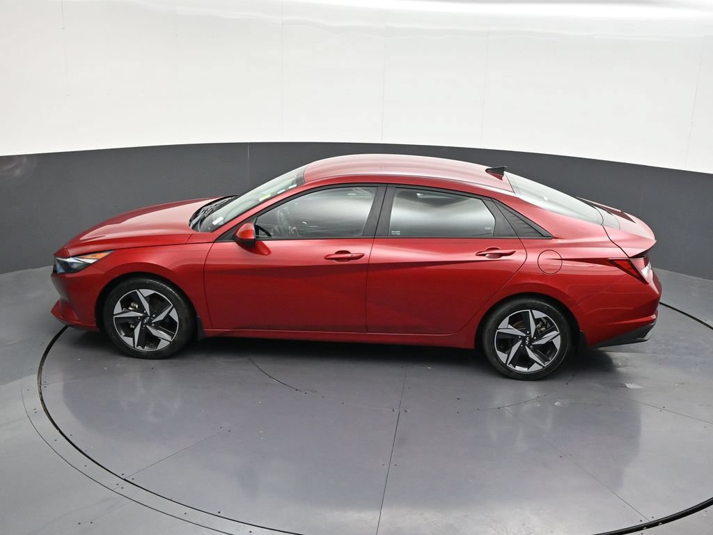 Used 2023 Hyundai Elantra SEL w/ Convenience Package FWD image 19