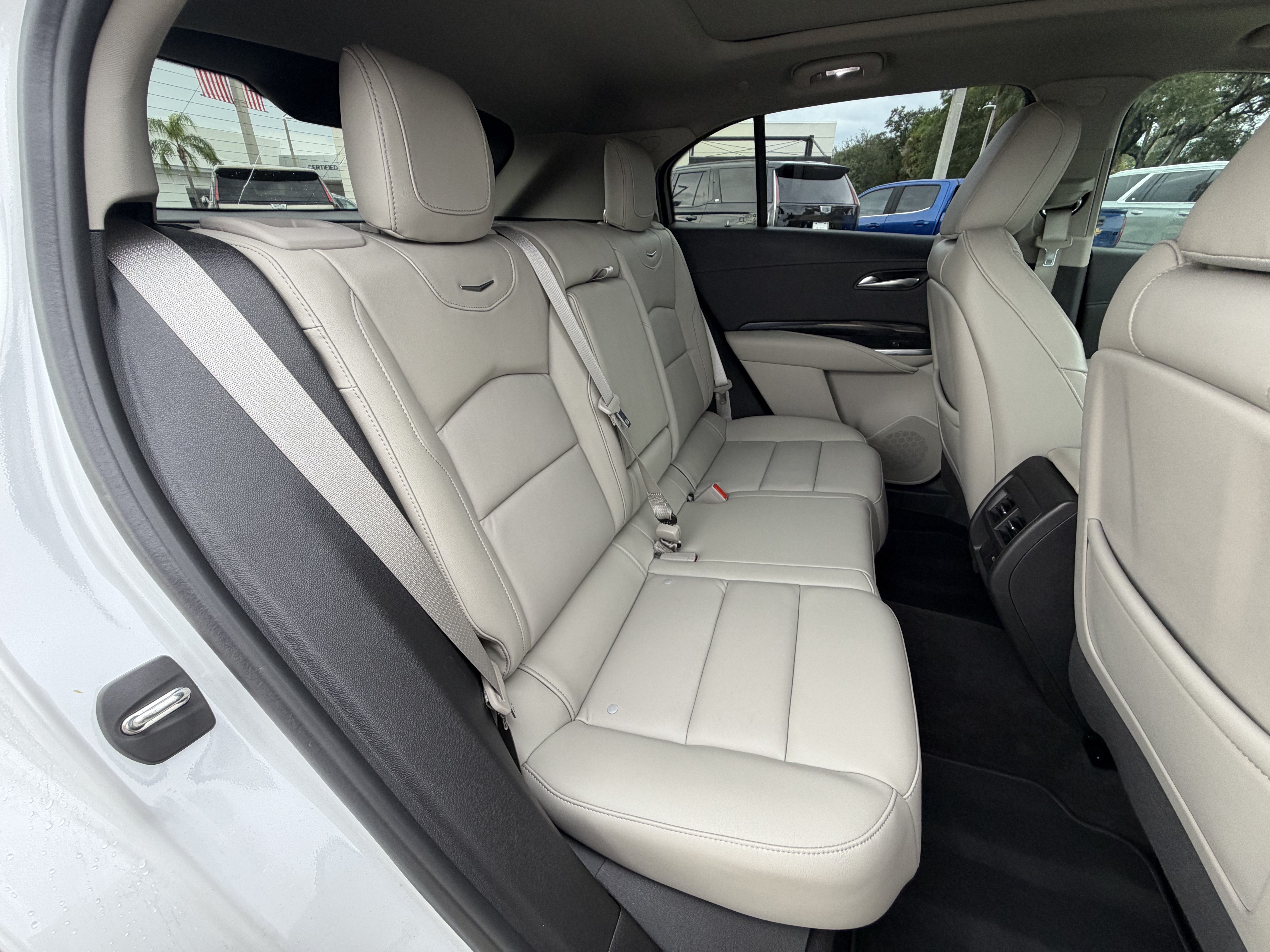 Certified 2022 Cadillac XT4 Premium Luxury w/ Enhanced Visibility Package FWD image 17