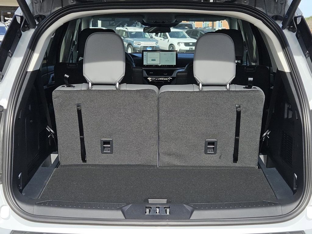 New 2026 Ford Explorer Active w/ Active Comfort Package image 11