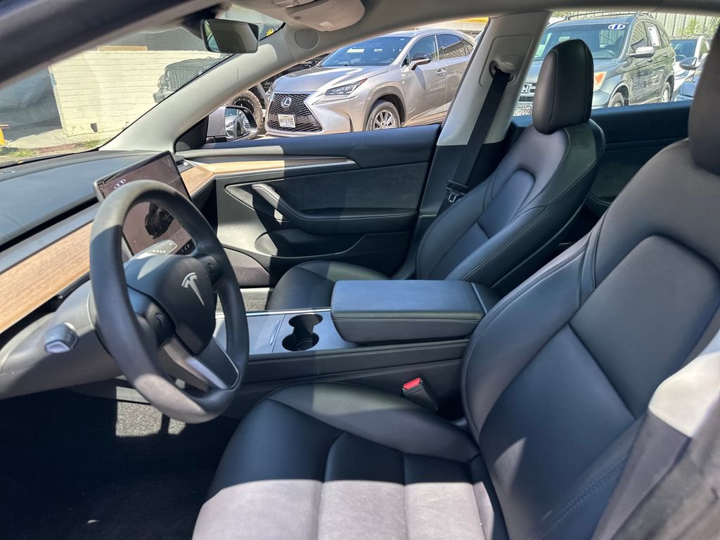 Used 2023 Tesla Model 3 Standard Range image 12