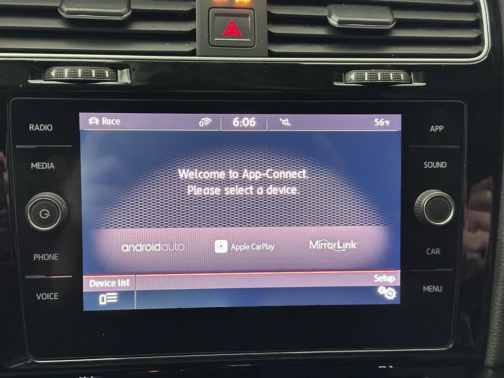 Used 2016 Volkswagen Golf 4-Door image 47