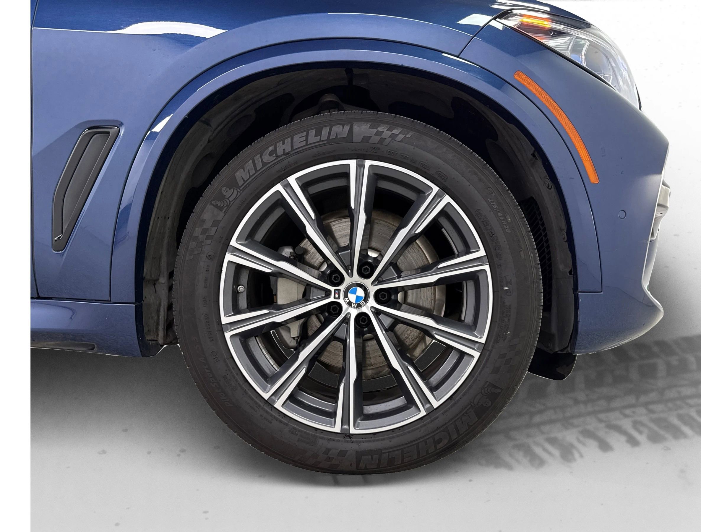 Used 2019 BMW X5 xDrive40i w/ M Sport Package image 26