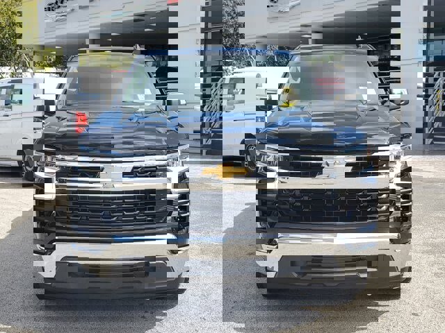 Used 2023 Chevrolet Silverado 1500 LT image 2