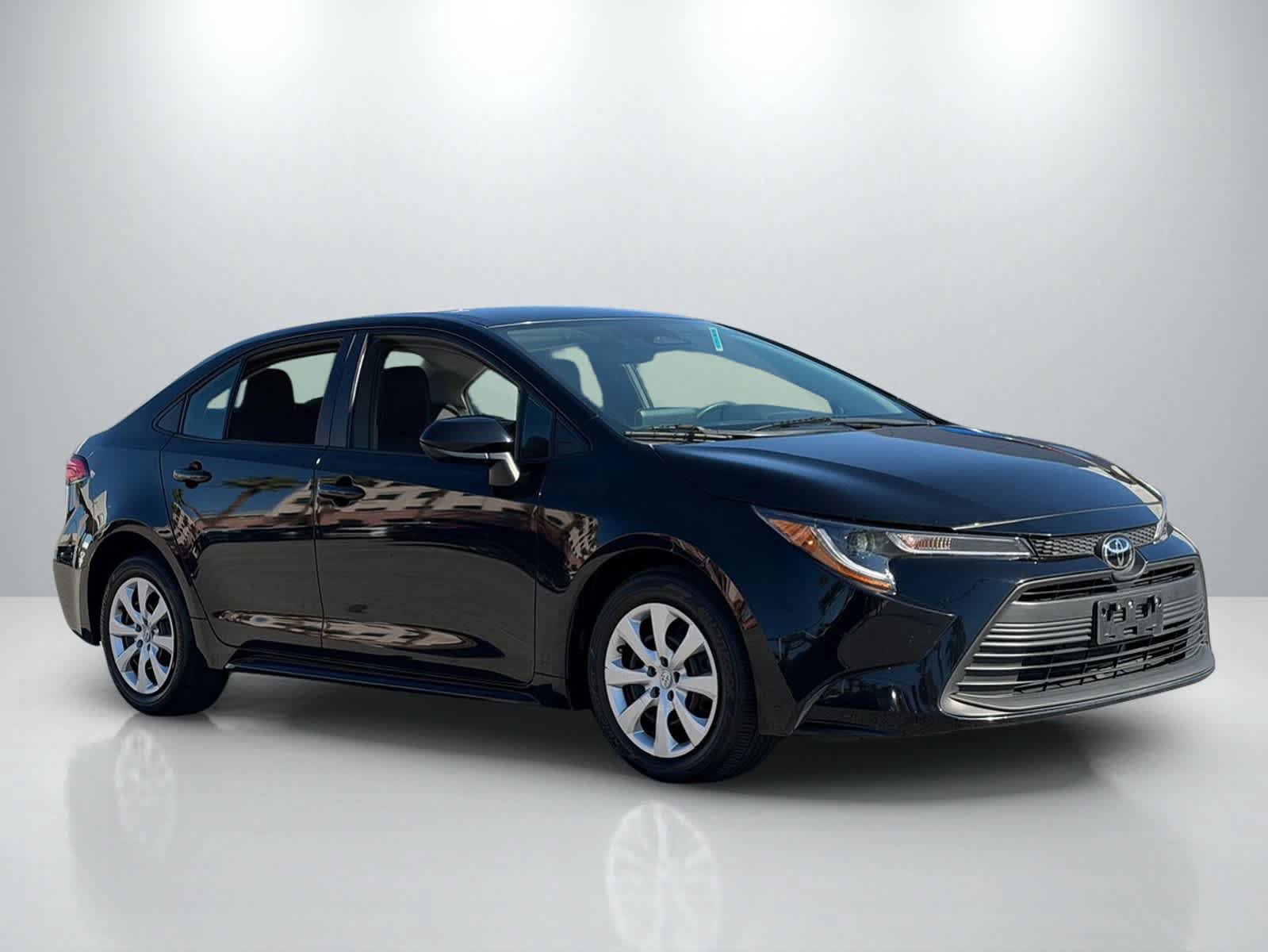 Used 2025 Toyota Corolla LE FWD image 10