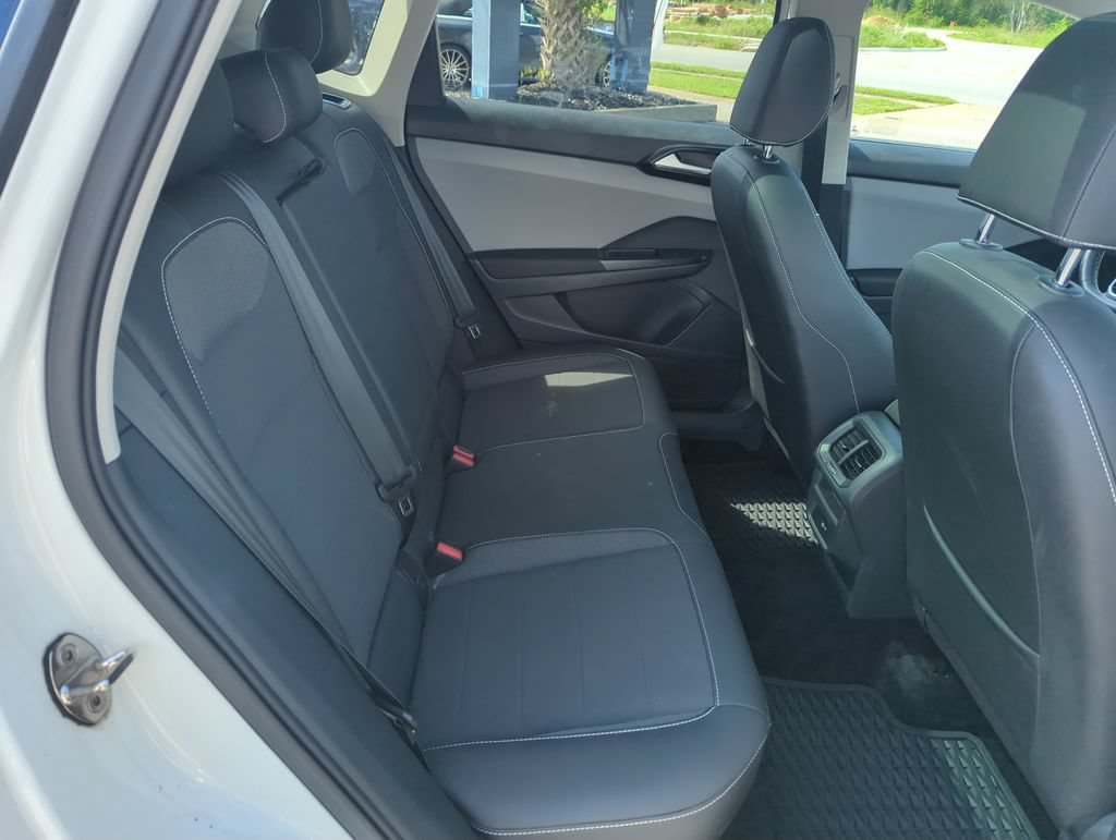 Certified 2023 Volkswagen Taos SE w/ Panoramic Sunroof Package FWD image 32