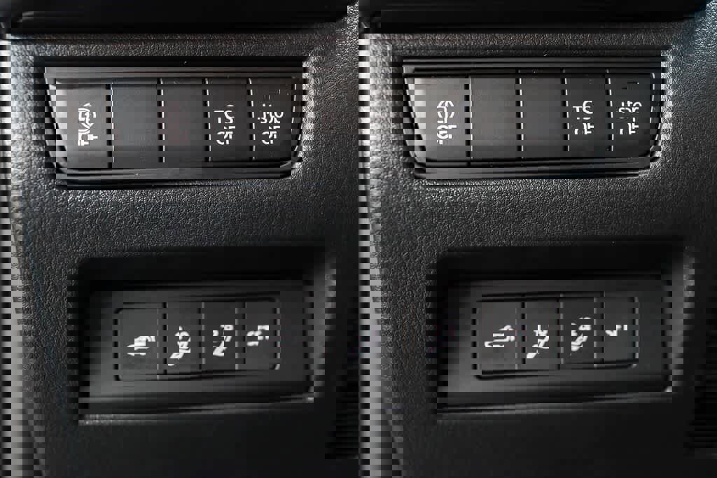 Used 2023 MAZDA CX-50 Meridian Edition w/ Cargo Package image 23