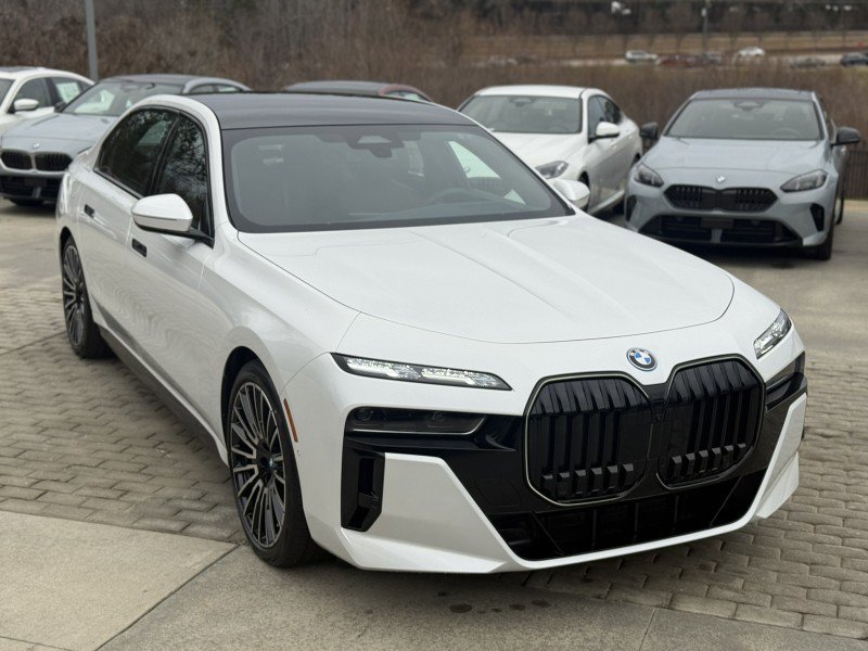 New 2026 BMW 750e xDrive w/ Executive Package image 8