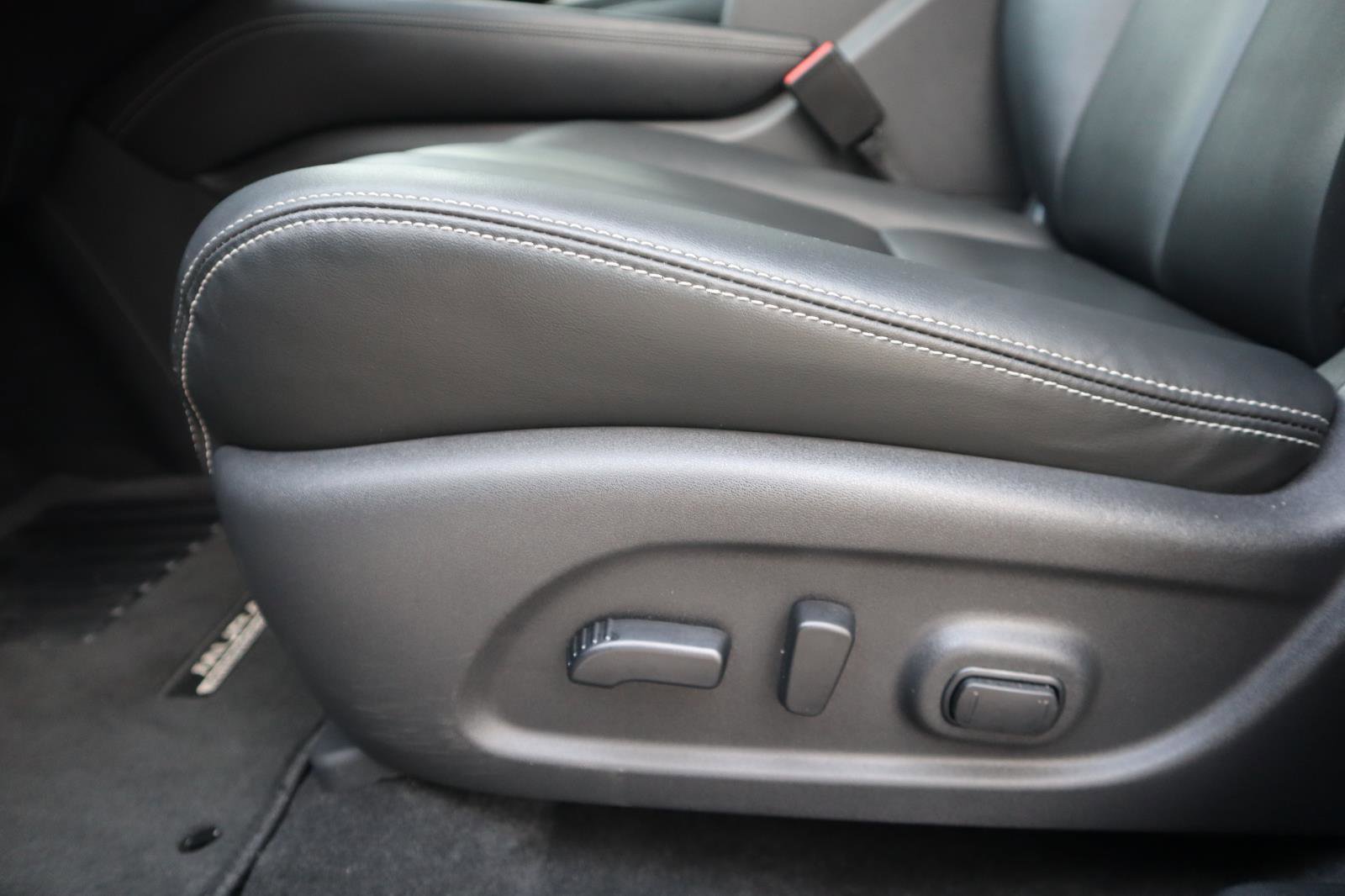 Certified 2024 Nissan Murano SV w/ SV Midnight Edition Package image 19