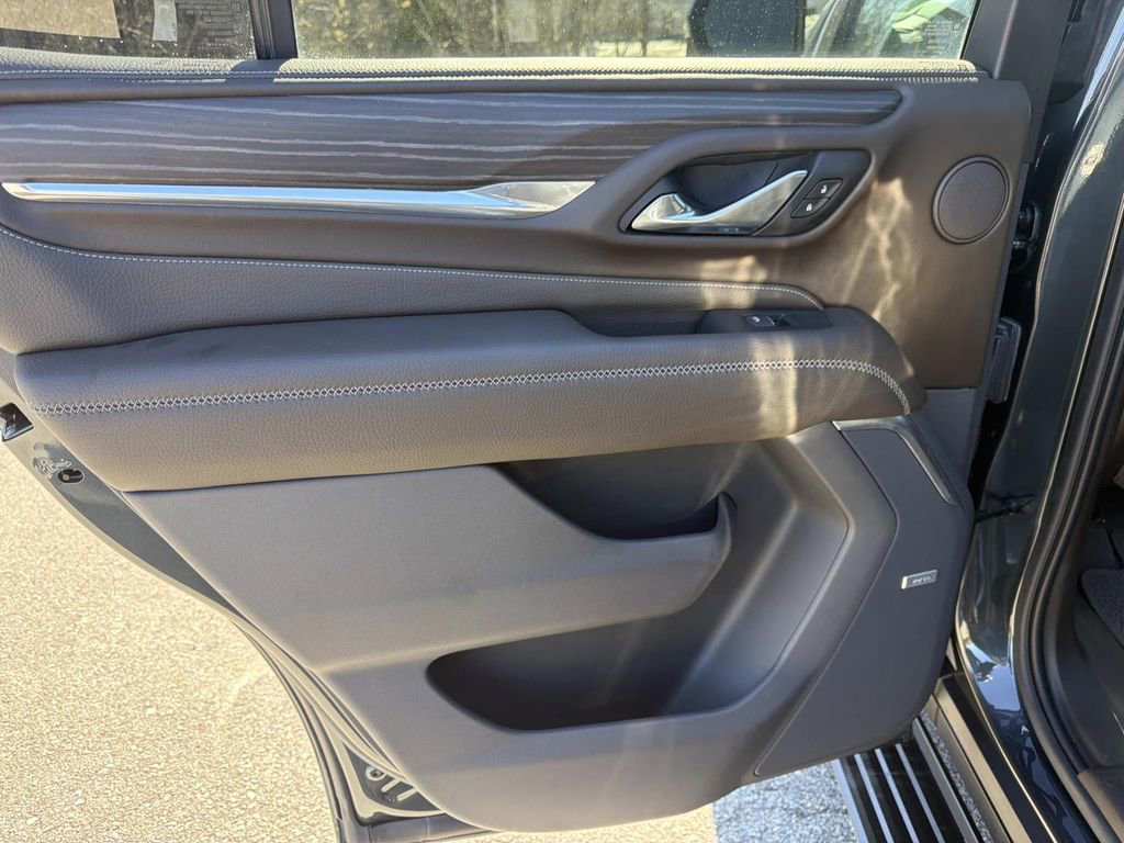 Used 2021 GMC Yukon Denali w/ Denali Premium Package image 15