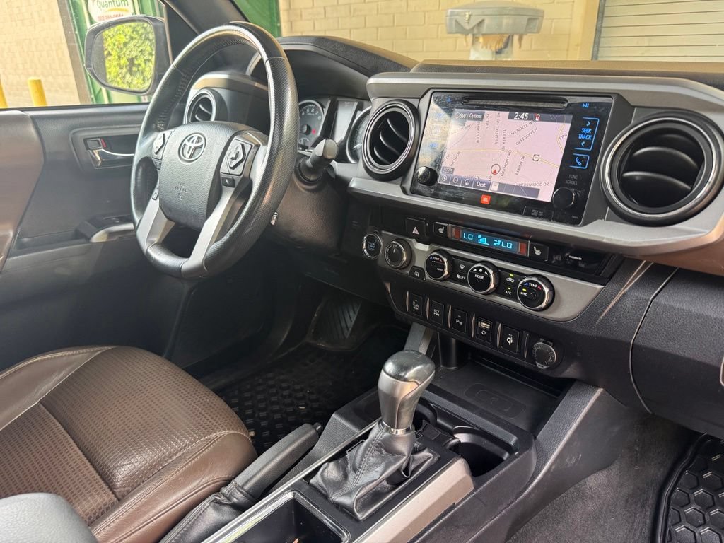 Used 2016 Toyota Tacoma Limited AWD/4WD image 28