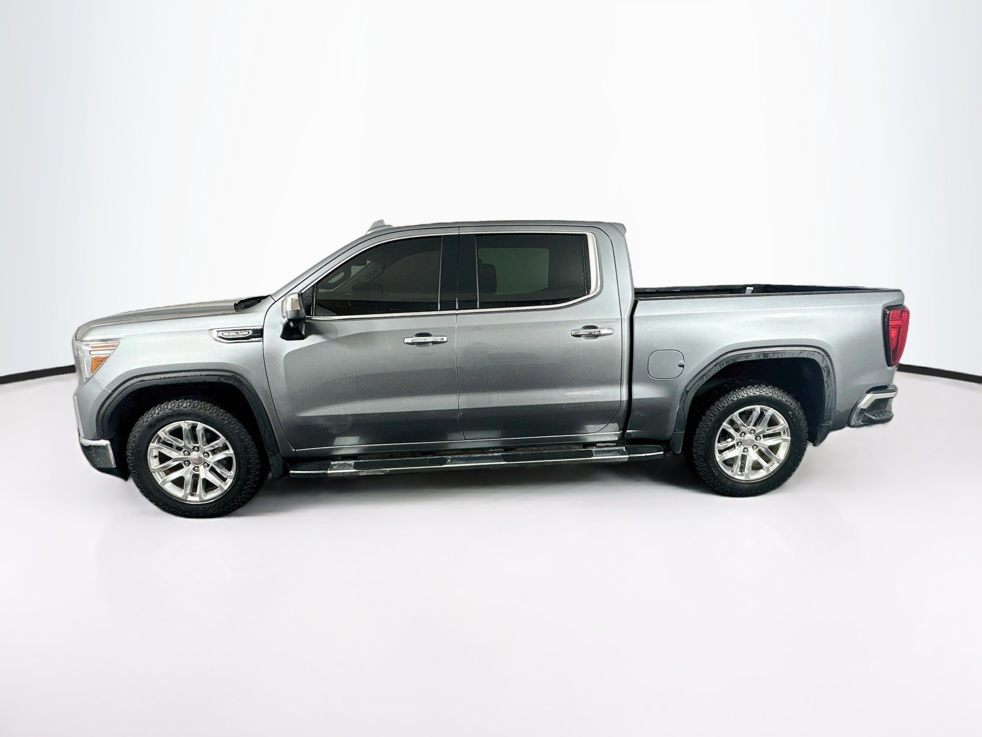 Used 2020 GMC Sierra 1500 SLT w/ SLT Premium Plus Package RWD image 4